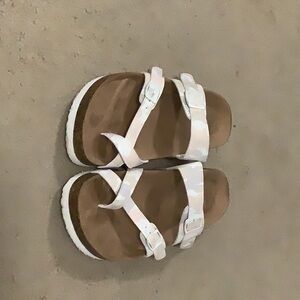 Time and Tru sandals